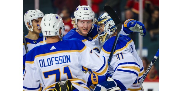 Rasmus Dahlin scorer på rekken, Sabres vinner en kamp igjen